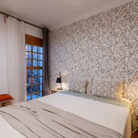 Guest house Casa Flores - Your Charming With Local Secrets 3*