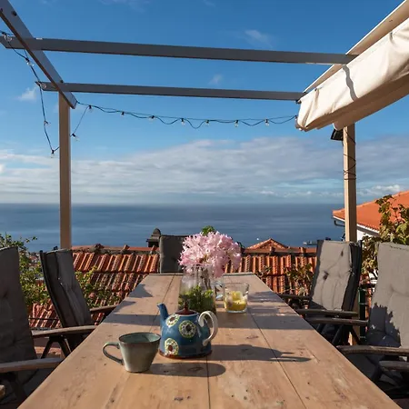 Guest house Casa Flores - Your Charming With Local Secrets