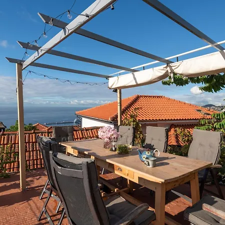 Guest house Casa Flores - Your Charming With Local Secrets Funchal (Madeira)