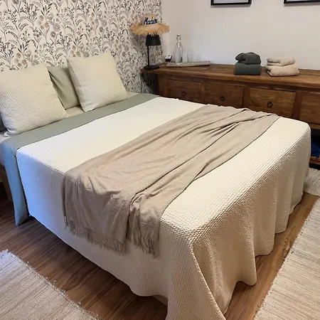 Guest house Casa Flores - Your Charming With Local Secrets
